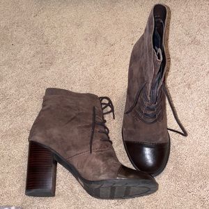 Suede brown lace up bootie